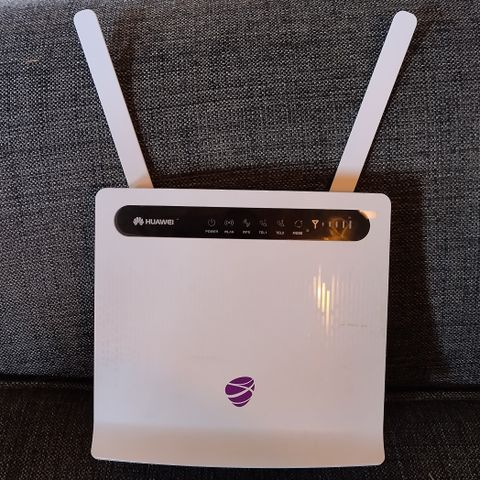 Huawei CPE B593 3G/4G WiFi router.