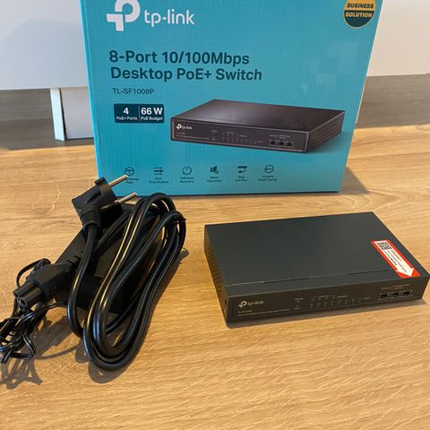 8-Port Desktop Switch med 4-Port PoE+