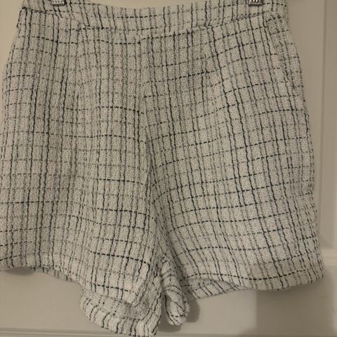 Tweed short