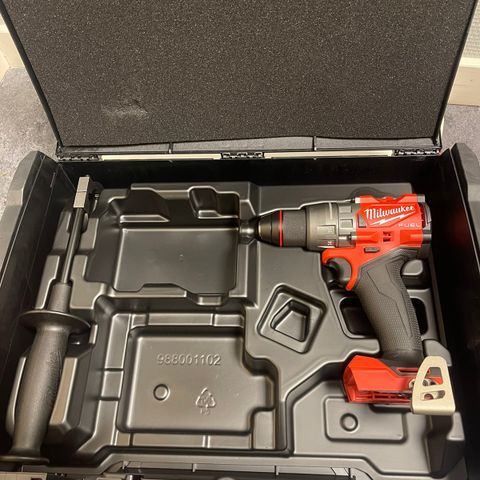 See pris! Milwaukee M18 FDD3 bormaskin