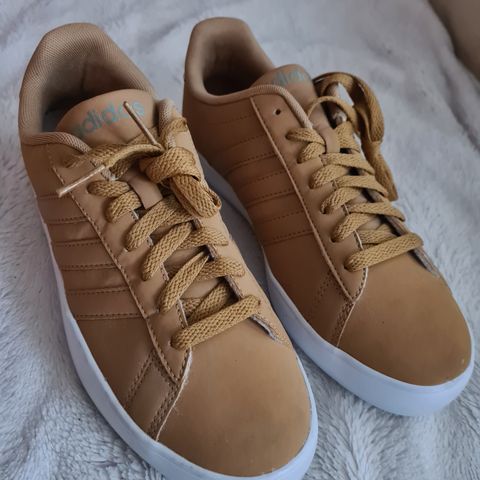 Retro Adidas Sneakers