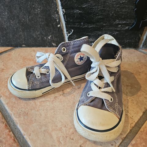 Superkule Converse sko str 23