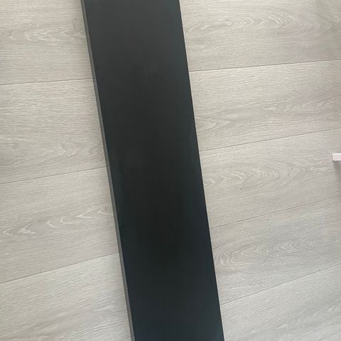 Svarte hyller fra Ikea (Lack) (Reservert)