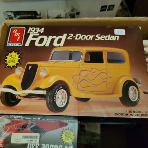 1934 Ford Victoria 1/25