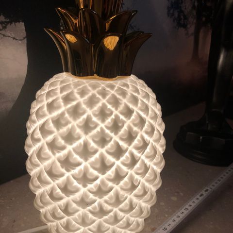 Ananas lampe, hvit med gull