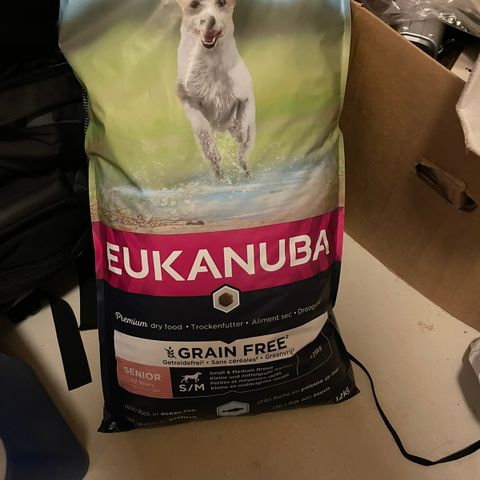 Eukanuba Gain free senior s/m 12kg sekk uåpnet