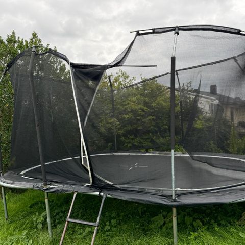 Trampoline