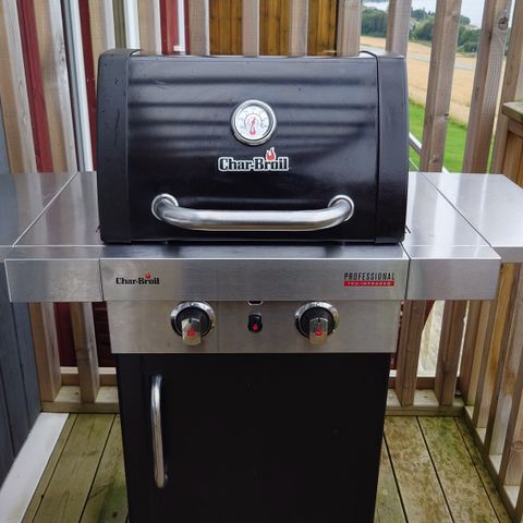 Char-Broil Professional Gas grill in very good conditions