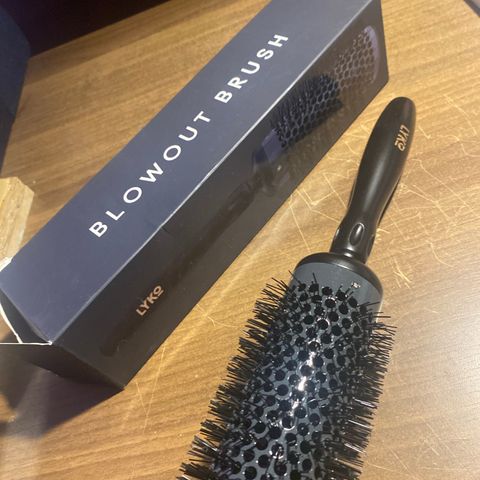 blow out brush, rund børste fra  LyKO