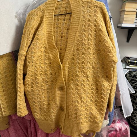 Okergul cardigan