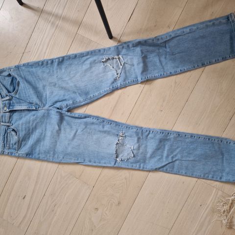 Levis, str 31