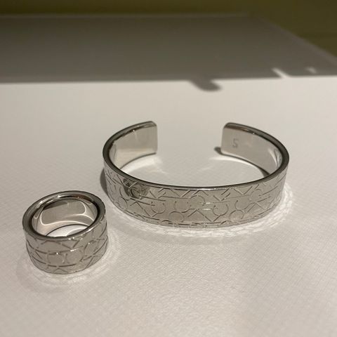 Kalvin Klein armbånd og ring