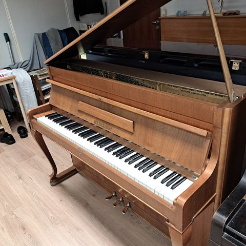 Piano og flygel, stort utvalg fra 9.900,-  2 - 10 års garanti - se Google