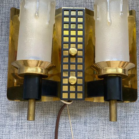 Vintage vegglampe, norskprodusert Ra-Gla. Styggpent.