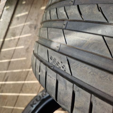 Dekk kumho 245 40 r20 og 275 35 r20