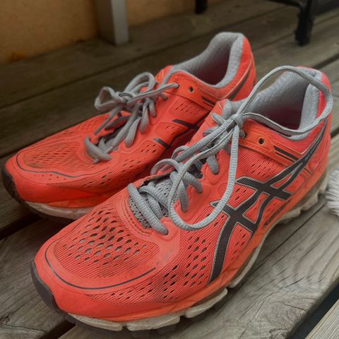 Asics joggesko