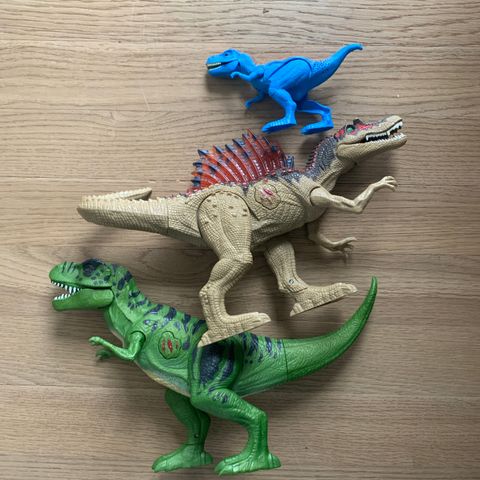 Dinosaurfigurer med lys og lyd