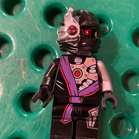 Lego minifigur Nindroid Warrior with Neck Bracket