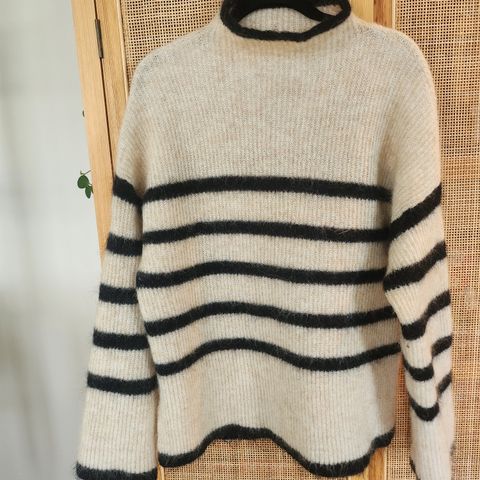 Second female Ovalis Knit