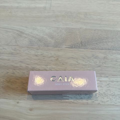 Caia - Dewy stick