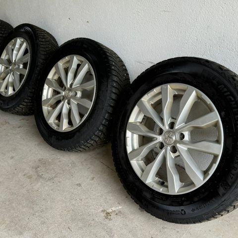 Vinter dekk 215/65R17