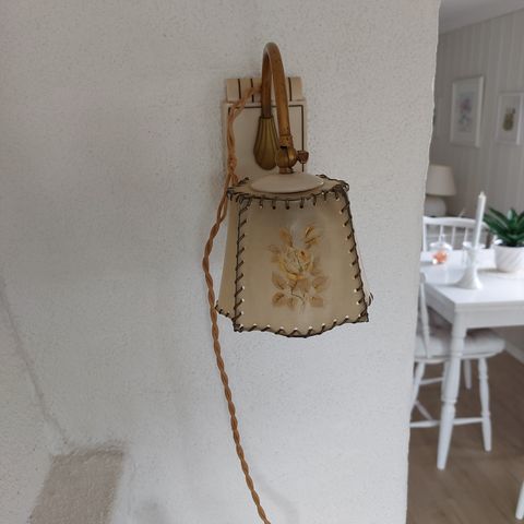 Gammel nattbordslampe