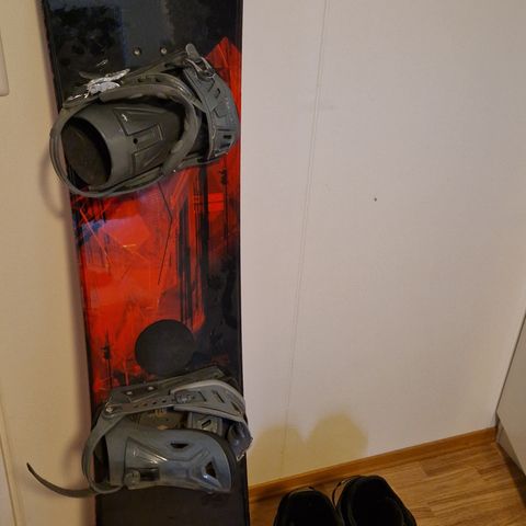 Snowboard + sko str 46