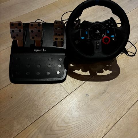 Logitech G29 Ratt og pedaler