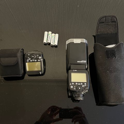 Canon Speedlite 699EX-RT og Speedlite transmitter ST-E3-RT