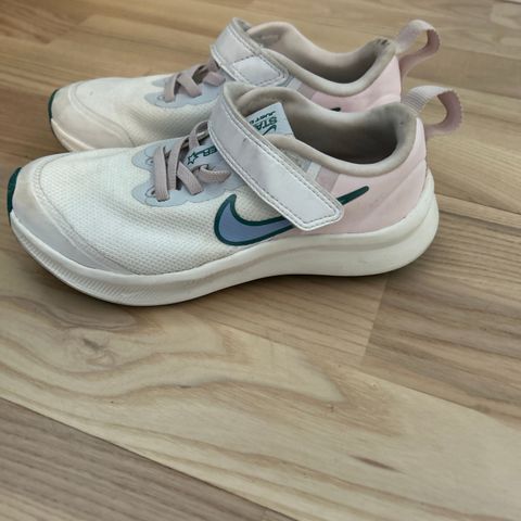 Nike sko str 28,5