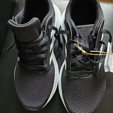 Adidas joggesko