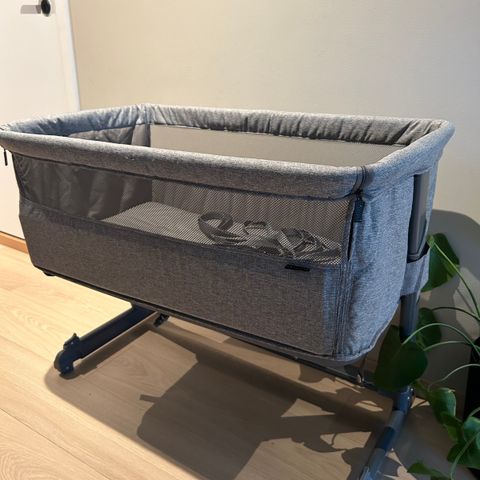 Yngri bed side crib