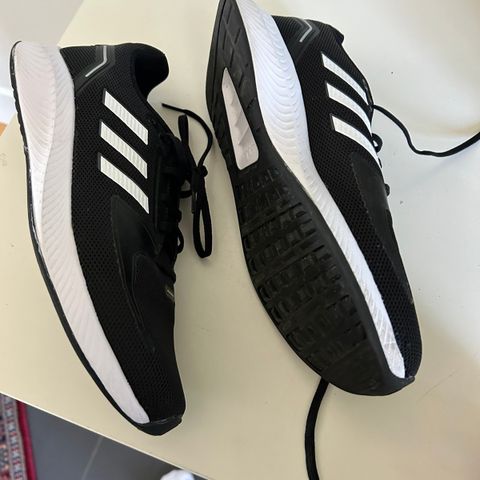 Adidas joggesko str 41 1/3