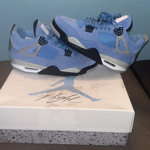 JORDAN 4 UNC str 43