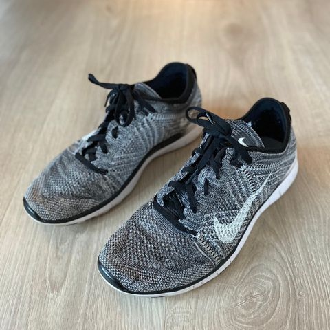 Nike Free Run Flyknit størrelse 38