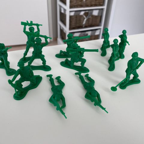 12 stk. små Disney/Pixar Thinkway Toys Army Men