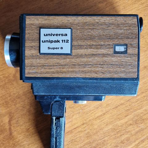 Et Universa Unipak 112 Autom. Super 8 filmkamera.