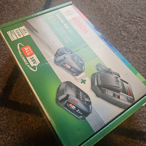 Nytt Bosch Starter Set 18v 2x2.5Ah batterier