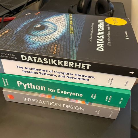 Skolebøker 1. år Python, Datavitenskap, Datasikkerhet