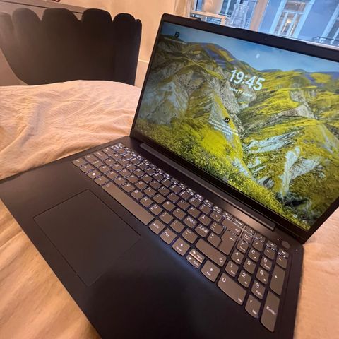 Pent brukt Lenovo IdeaPad 3i