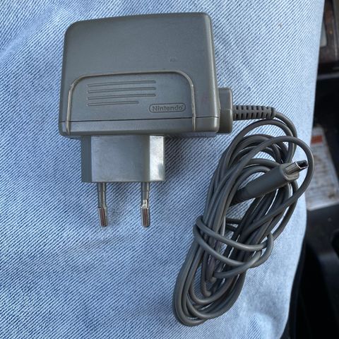 Nintendo DS lite lader