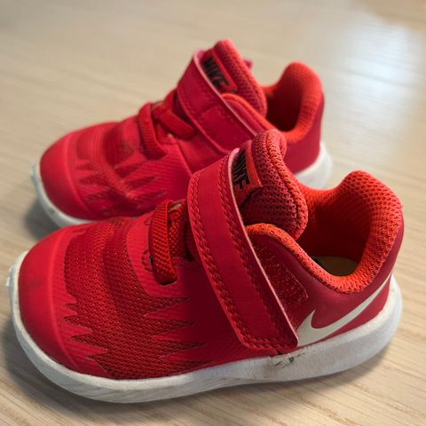 Nike joggesko barn str 19.5