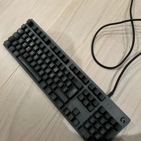 Logitech G512 selges!