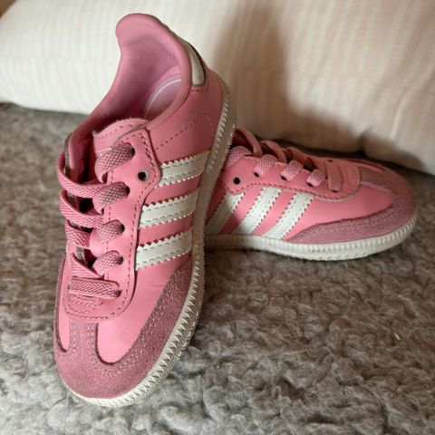 Adidas Samba str 22