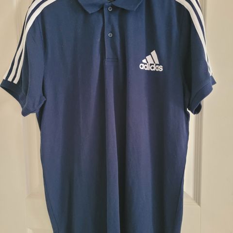 Adidas Pique Skjorte (XL) til salgs!