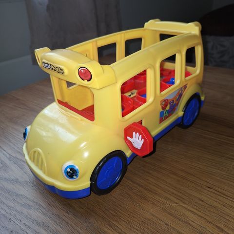 Little people bus