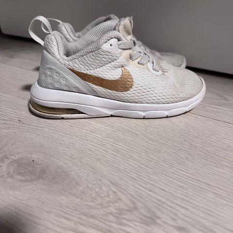 Kule Nike sko str 25 selges