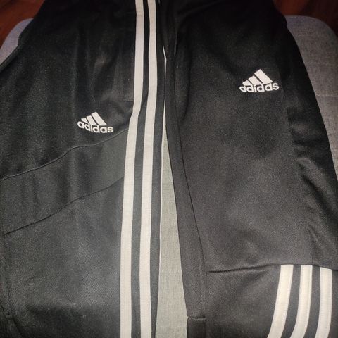 2 Adidas treningsbukser str. 116