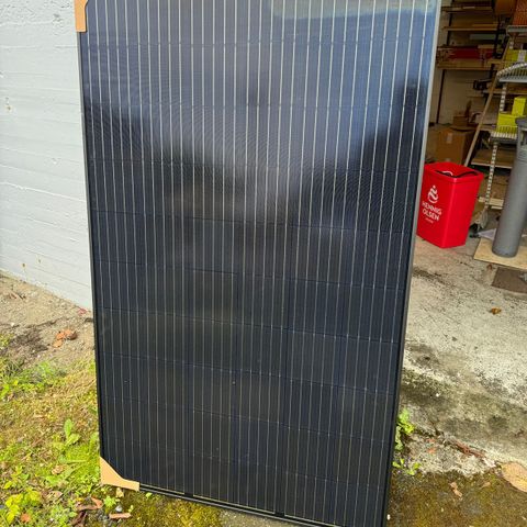 8 stk 320W Solcellepanel, masse tilbehør