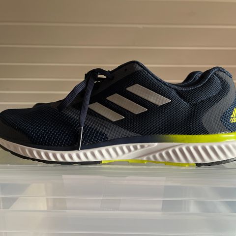 Adidas fritidssko/joggesko. Nye Str 43 1/3.